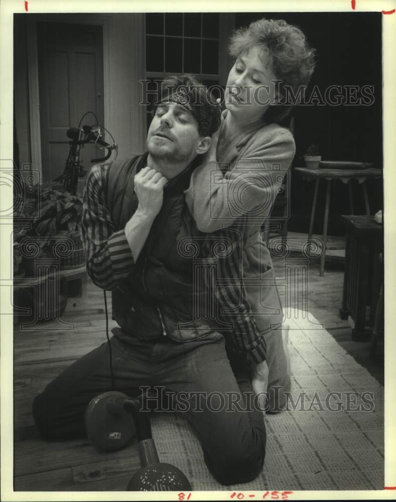 1988 Press Photo Scene from Alley Theater production of "Extremities" - Houston - Historic Images