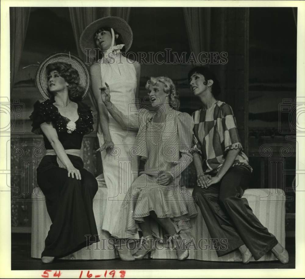 1986 Press Photo Scene from &quot;Divorce Me, Darling!&quot; at TUTS in Houston - Historic Images