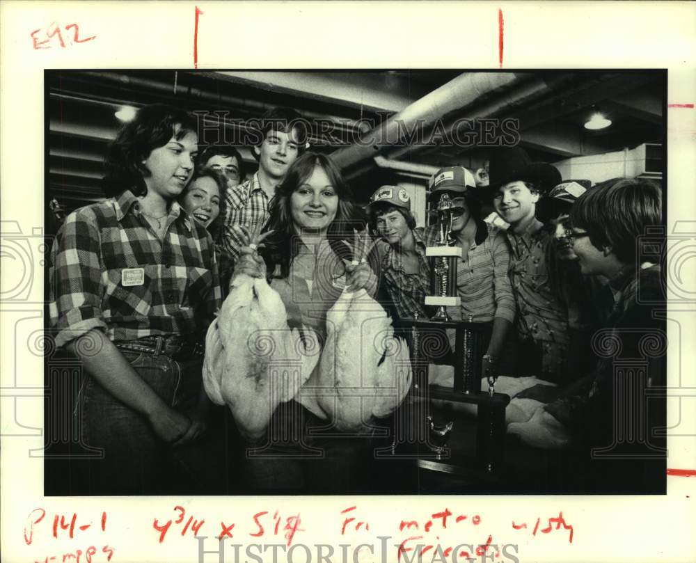 1979 Press Photo Grand champion chickens and friends at Houston Livestock Show - Historic Images