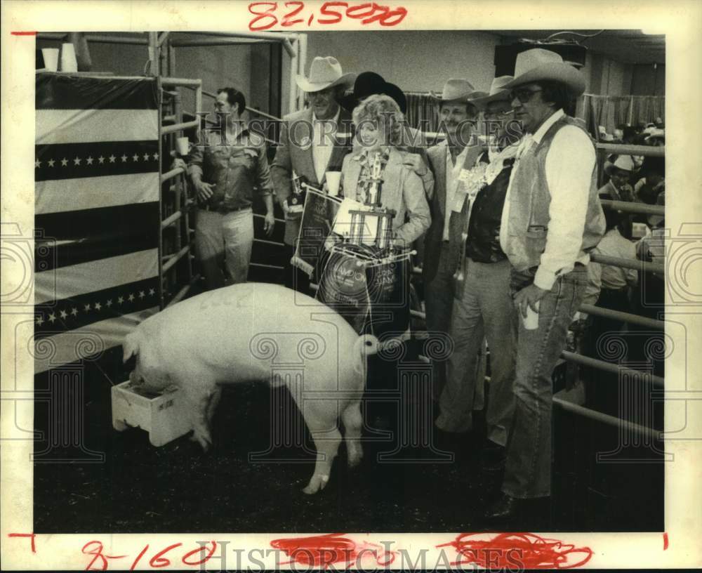 1981 Press Photo Houston Developers Pay Record Price at Livestock Show &amp; Rodeo - Historic Images