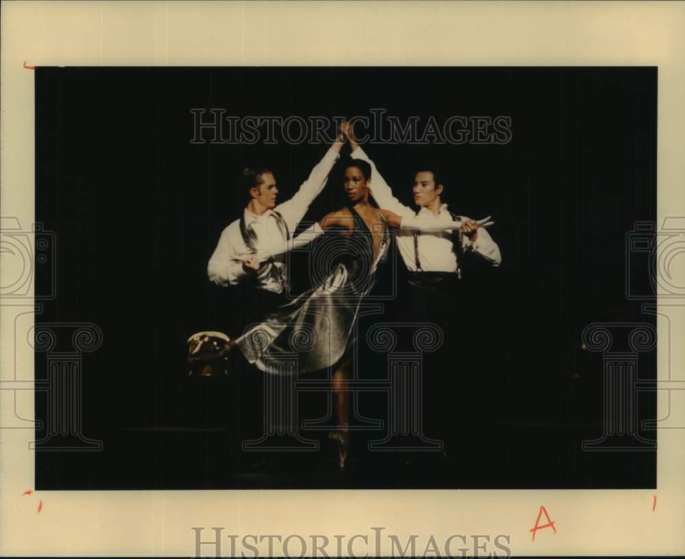 1998 Press Photo Scene from Houston Ballet&#39;s &quot;3 for T&quot; world premiere - Historic Images