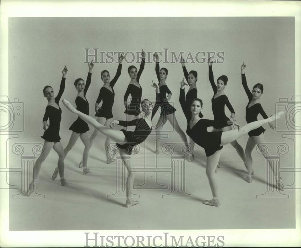 1972 Press Photo Houston Ballet dancers in "Concerto Barocco" - Historic Images