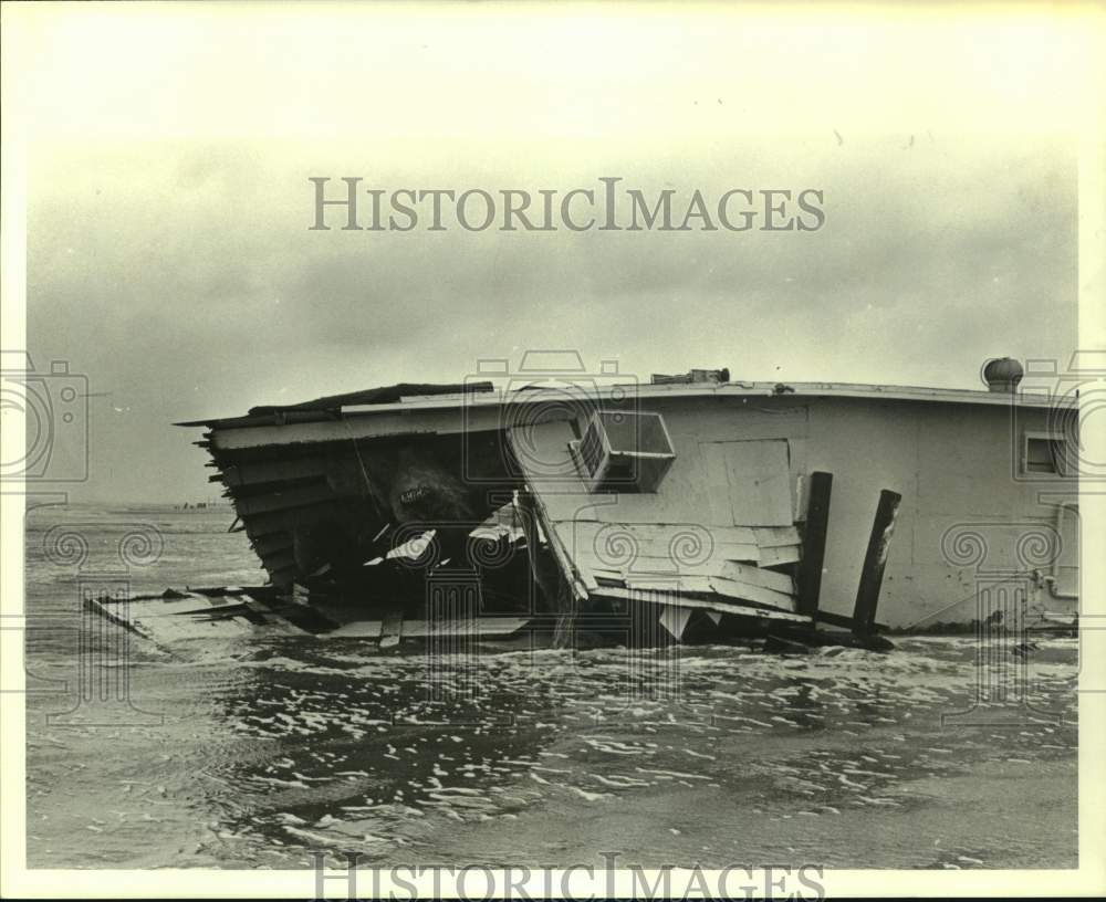 1980 Home destroyed - flooded - by Hurricane Allen in Texas - Historic Images