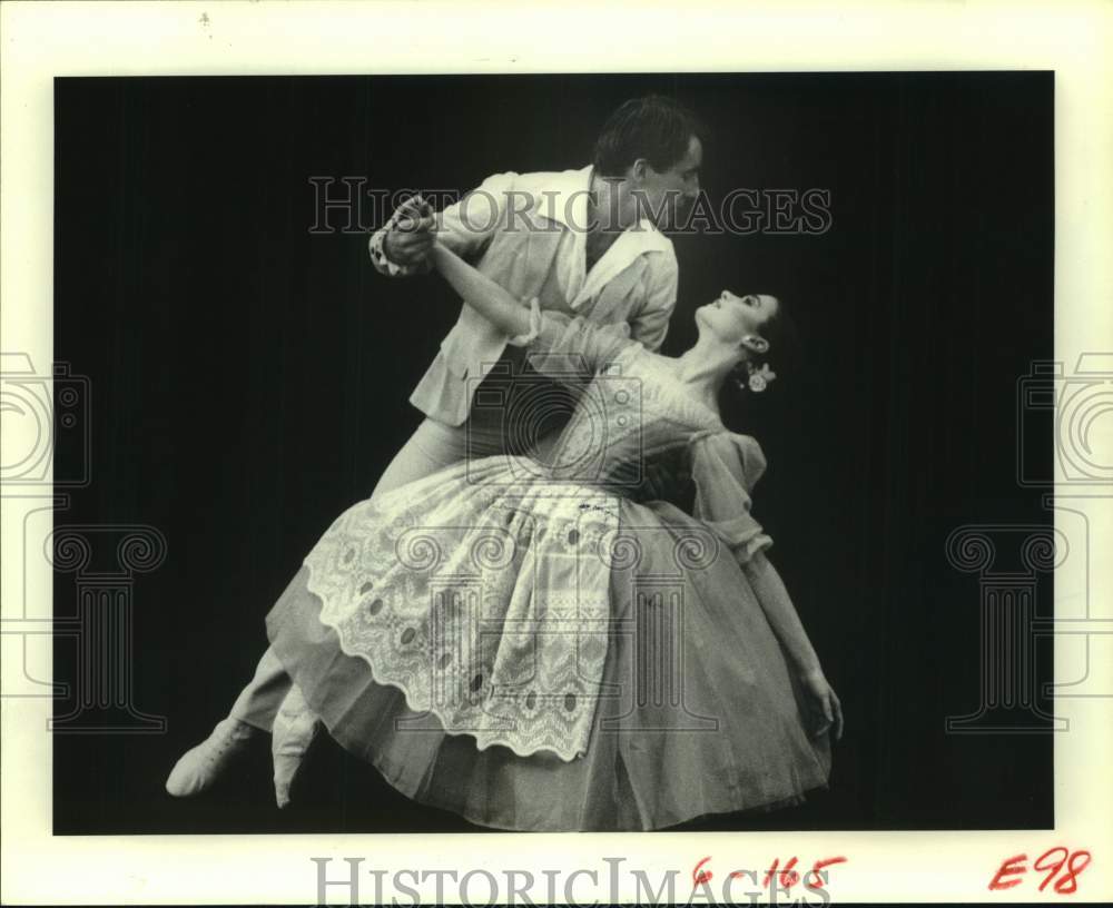 1981 Press Photo Houston Ballet’s Kenneth McCombie &amp; Janie Parker in Houston - Historic Images