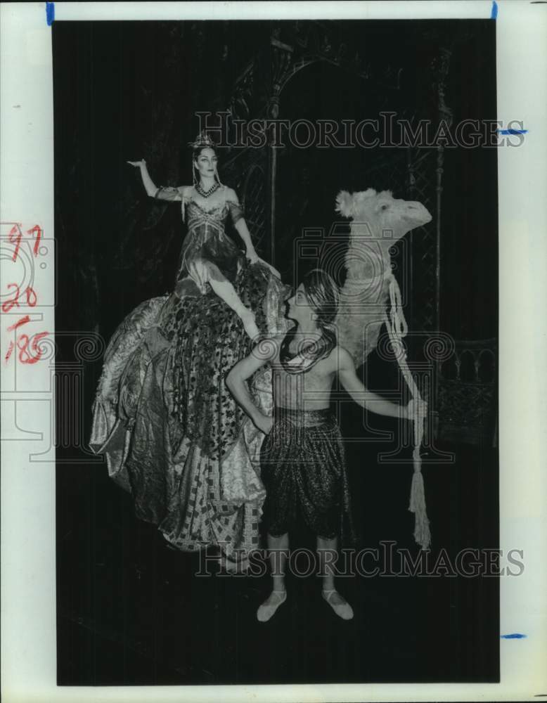 1983 Press Photo Suzanne Longley &amp; Mark Johnson in Houston Ballet&#39;s &quot;Peer Gynt&quot; - Historic Images