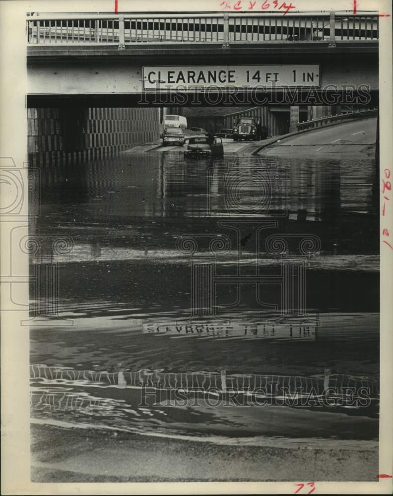 1969 Clearance 14ft - But road is flooded - Houston St at Capitol-Historic Images