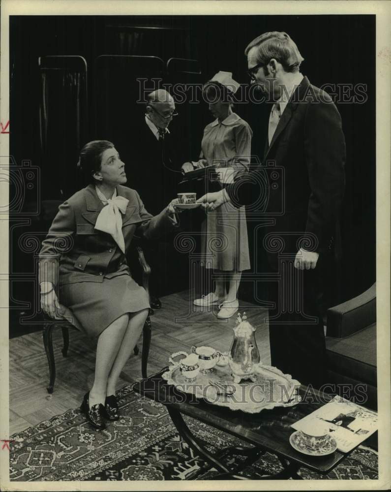 1973 Press Photo Jeannette Clift in "All Over" at Alley Theatre - Historic Images