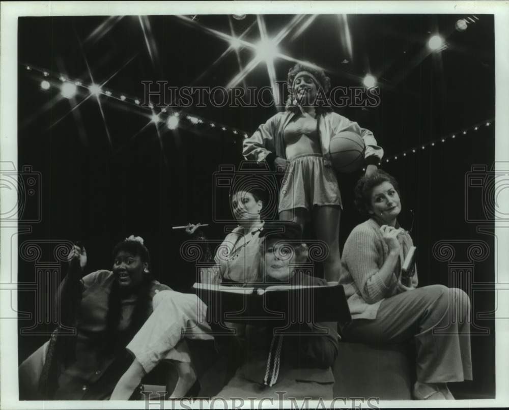 1985 Press Photo Alley Theater production of &quot;A... My Name is Alice&quot; - Houston - Historic Images