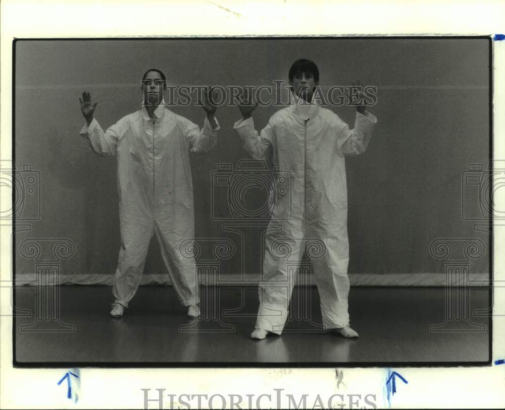 1986 Press Photo Houston Student Dancers, Sandy Stone &amp; Louis Saletan in Costume - Historic Images