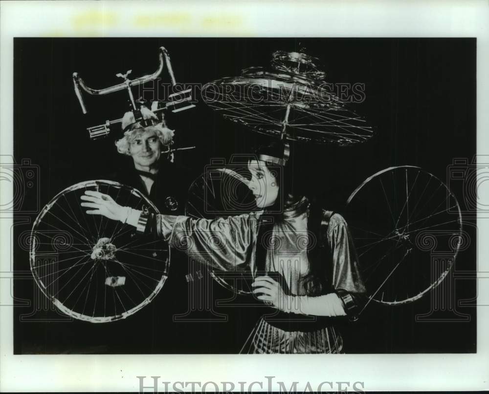 1991 Press Photo Scene from "The Invisible Circus" at Houston's Alley Theater - Historic Images