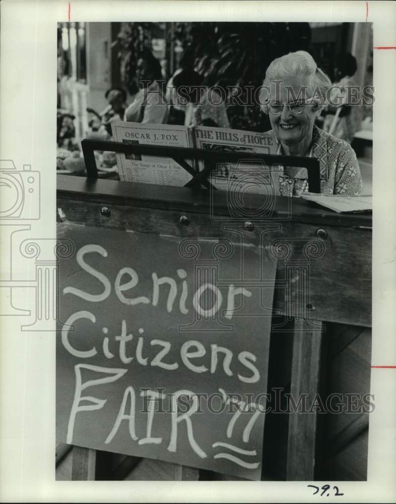 1977 Press Photo Dorothy Fambrough plays piano at senior fair in Houston - Historic Images