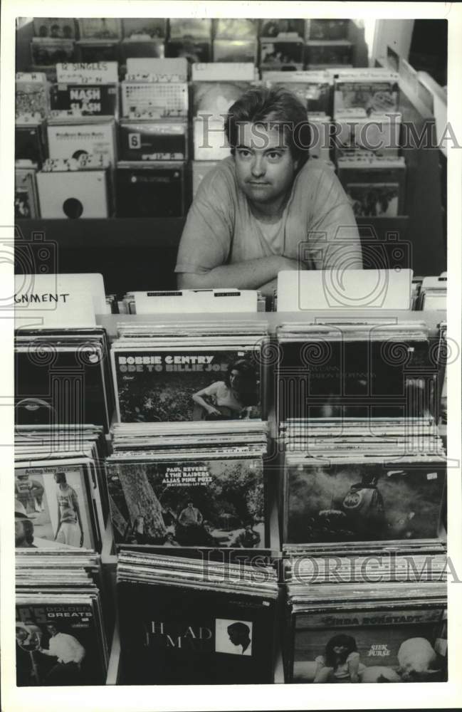 1988 Press Photo Gary Giddings, Haight Ashbury Records Owner, Houston, TX - Historic Images