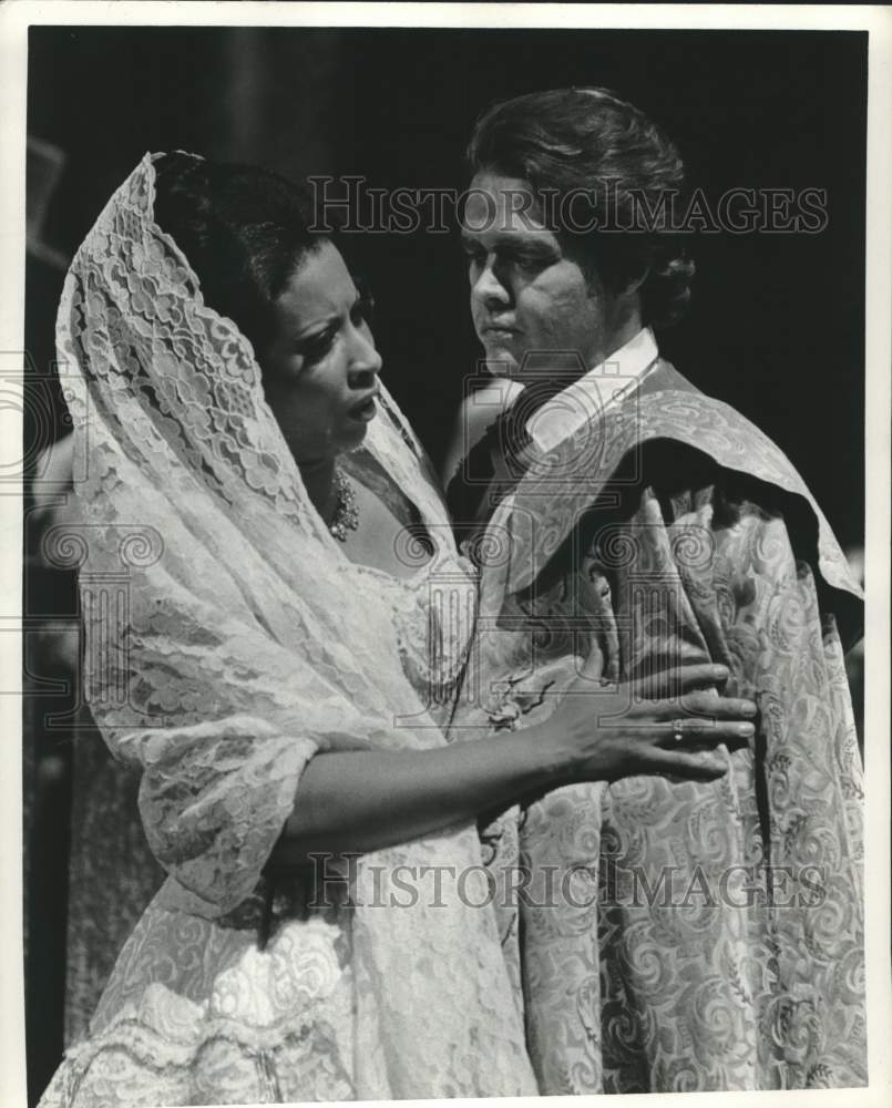 1975 Press Photo Scene from the opera Carmen the at Houston Grand Opera - Historic Images