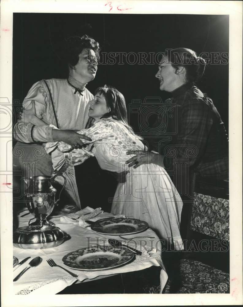 1962 Press Photo &quot;The Miracle Worker&quot; performance at Alley Theater in Houston - Historic Images