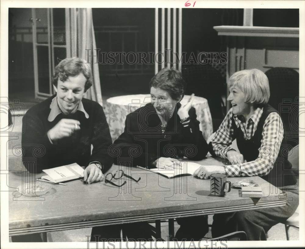 1977 Press Photo "The Corn is Green" rehearsal scene - Alley Theater in Houston - Historic Images