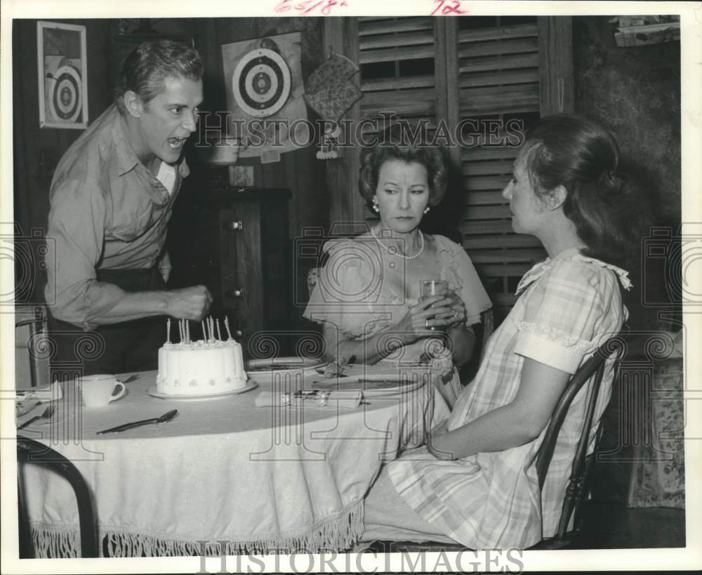 1975 Press Photo Actors in scene, &quot;The Streetcar Named Desire&quot; at Alley Theater - Historic Images