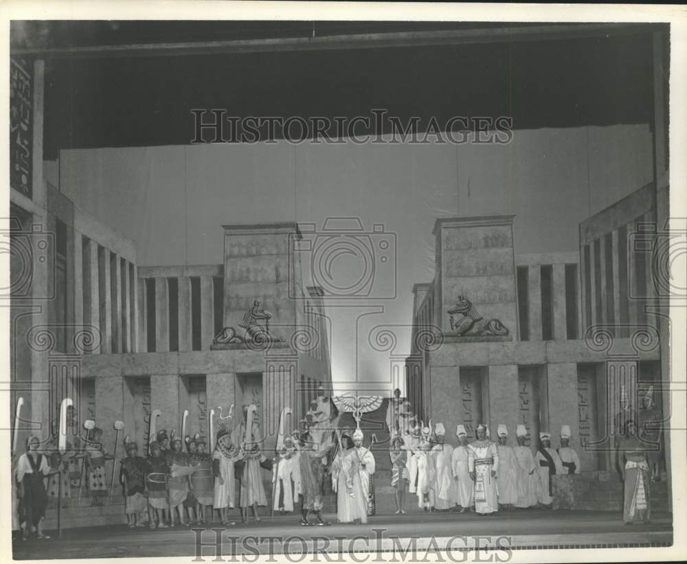 1971 Press Photo Act I, scene 1-2 in a production at Houston Grand Opera - Historic Images