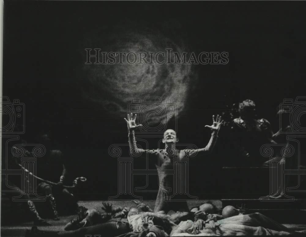 1974 Press Photo Houston Grand Opera performance of "Mefistofe" - Historic Images