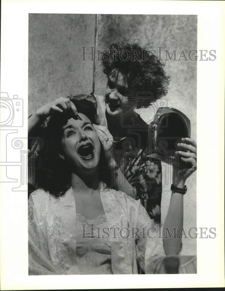 1988 Press Photo Ellen Swenson and Tere Myers in Scene at Stages, Houston - Historic Images