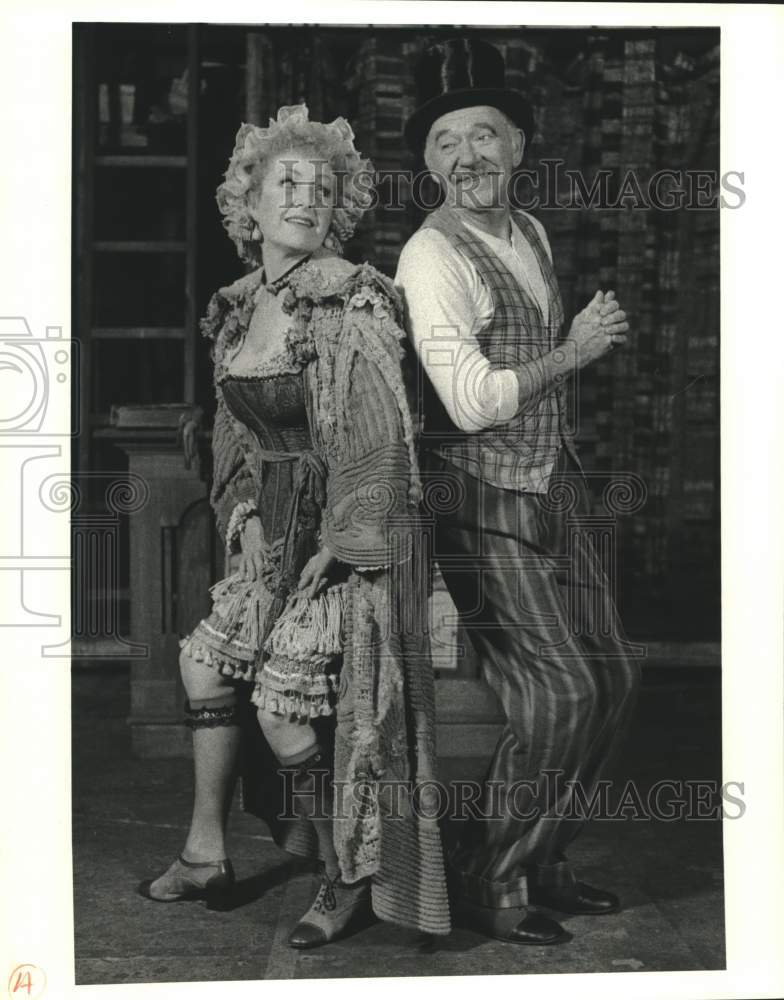 1984 Press Photo CAst members of &quot;Three Penny Opera,&quot; Alley Theater, Houston - Historic Images