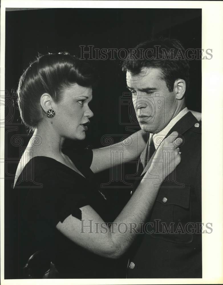 1988 Press Photo Claire Hart and Joel Vazquez in Scene at Stages in Houston - Historic Images