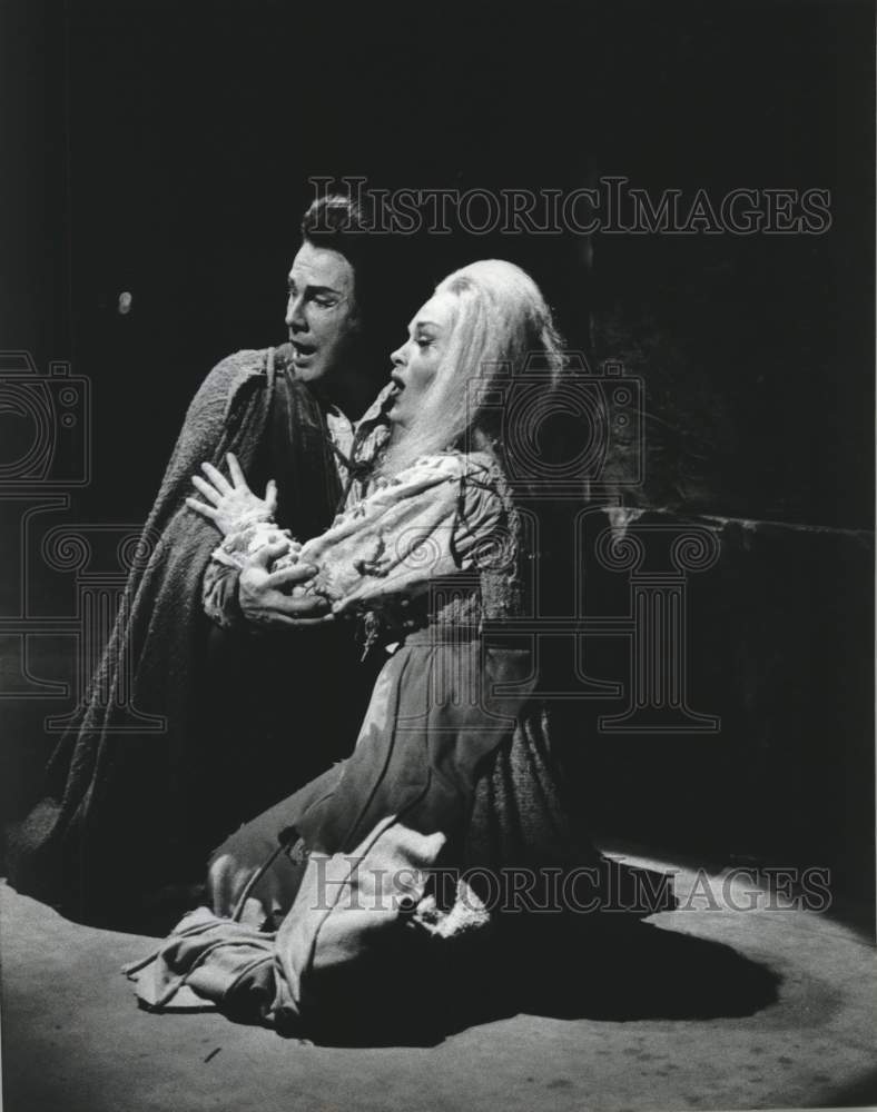 1974 Press Photo Houston Grand Opera members perform “Mefistafe” in Houston - Historic Images