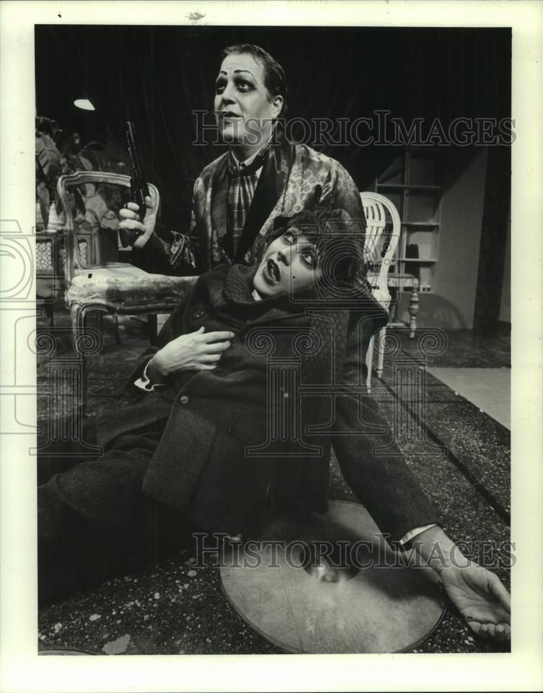 1986 Press Photo Scene from &quot;Mystery of Irma Vep&quot; at Stages Theatre, Houston - Historic Images