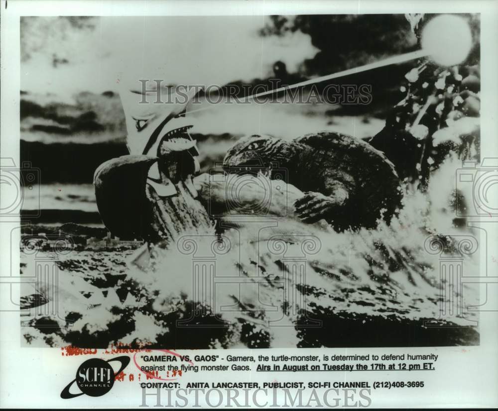 1997 Press Photo Gamera the Turtle Monster vs Gaos the Flying Monster on Sci-Fi - Historic Images