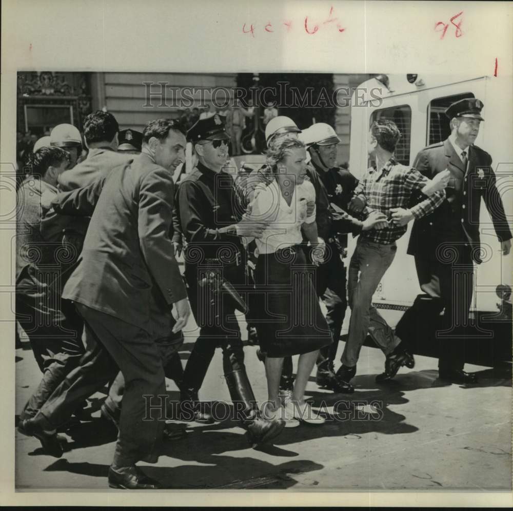 1961 Press Photo House Un-American Activities Committee protesters arrested - Historic Images