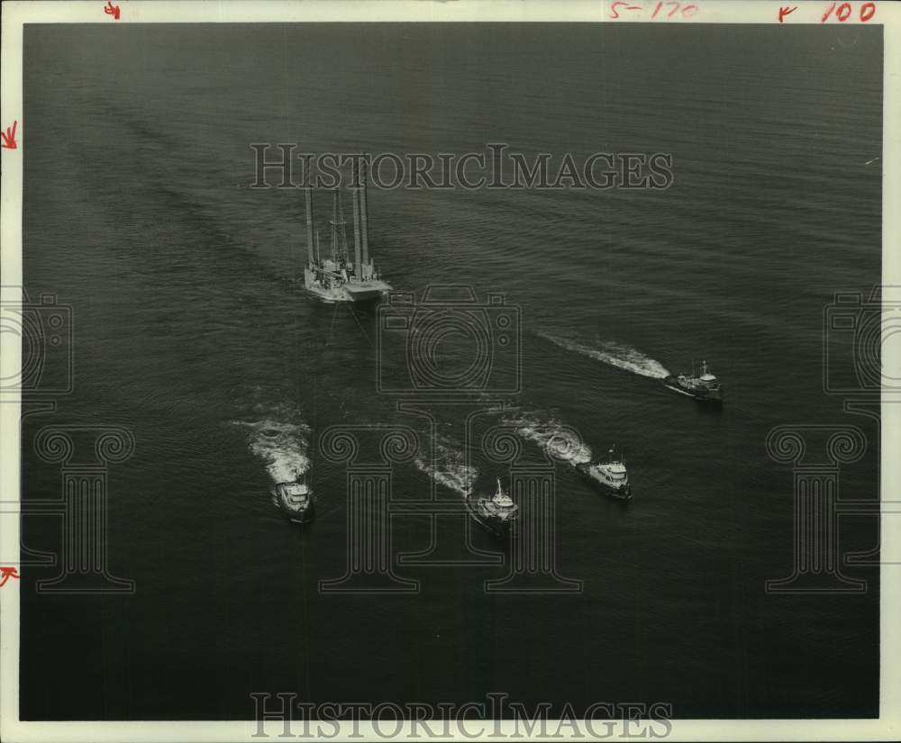 1979 Press Photo Dixilyn-Field Drilling&#39;s Rig 85 being towed into Gulf of Mexico - Historic Images