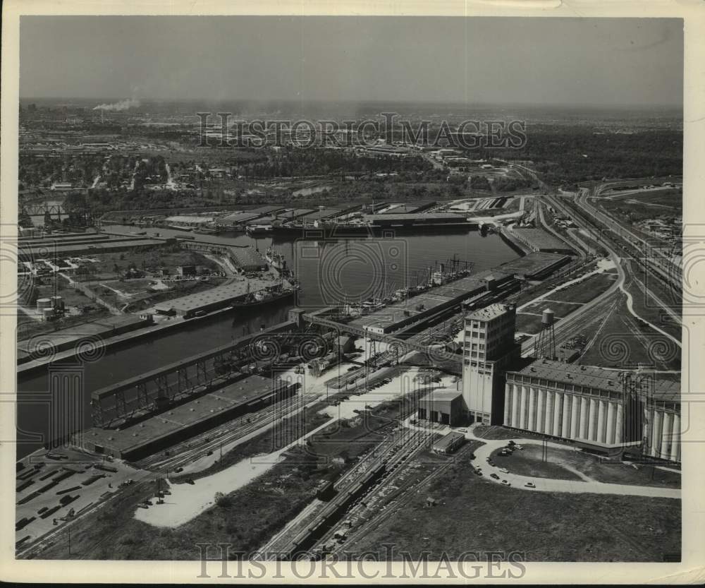 1967 Press Photo Aerial View of the Port of Houston - hcx35907- Historic Images