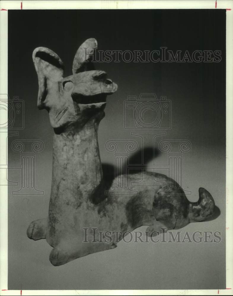 1984 Press Photo Han Dynasty Brown Glazed Pottery Dog - Historic Images