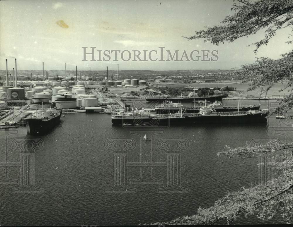 1971 Press Photo View of the C.P.I.M. complex from Semaphore station, Curacao - Historic Images