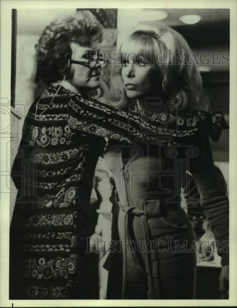 1980 Press Photo Actress Barbara Eden and Nanette Fabray in &quot;Harper Valley PTA&quot; - Historic Images