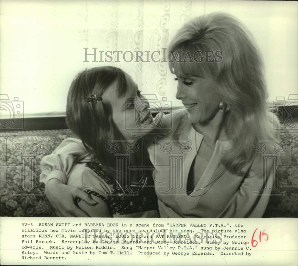 1978 Press Photo Actresses Susan Swift and Barbara Eden in "Harper Valley PTA" - Historic Images