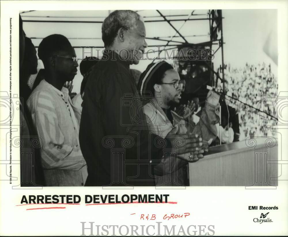 1994 Press Photo Members of the R & B group "Arrested Development" - Historic Images