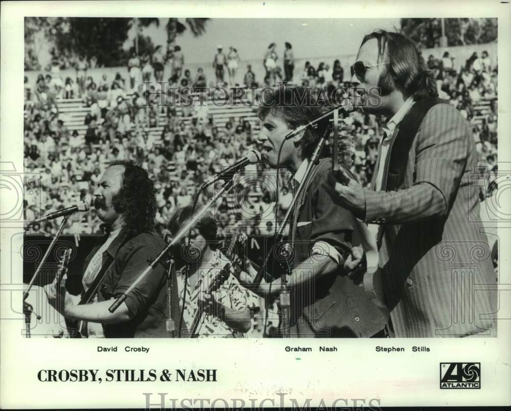 1982 Press Photo Pop Band Crosby, Stills and Nash Performs - Historic Images