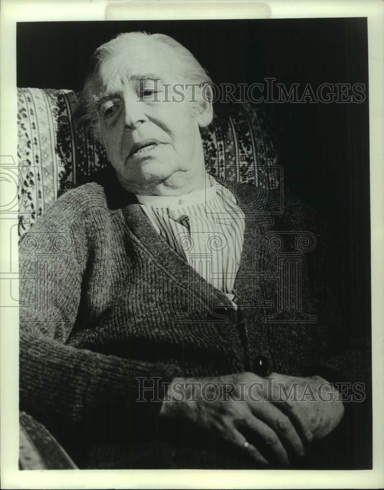 1988 Press Photo Milton Berle in scene from "Goodnight, Grandpa" - Historic Images