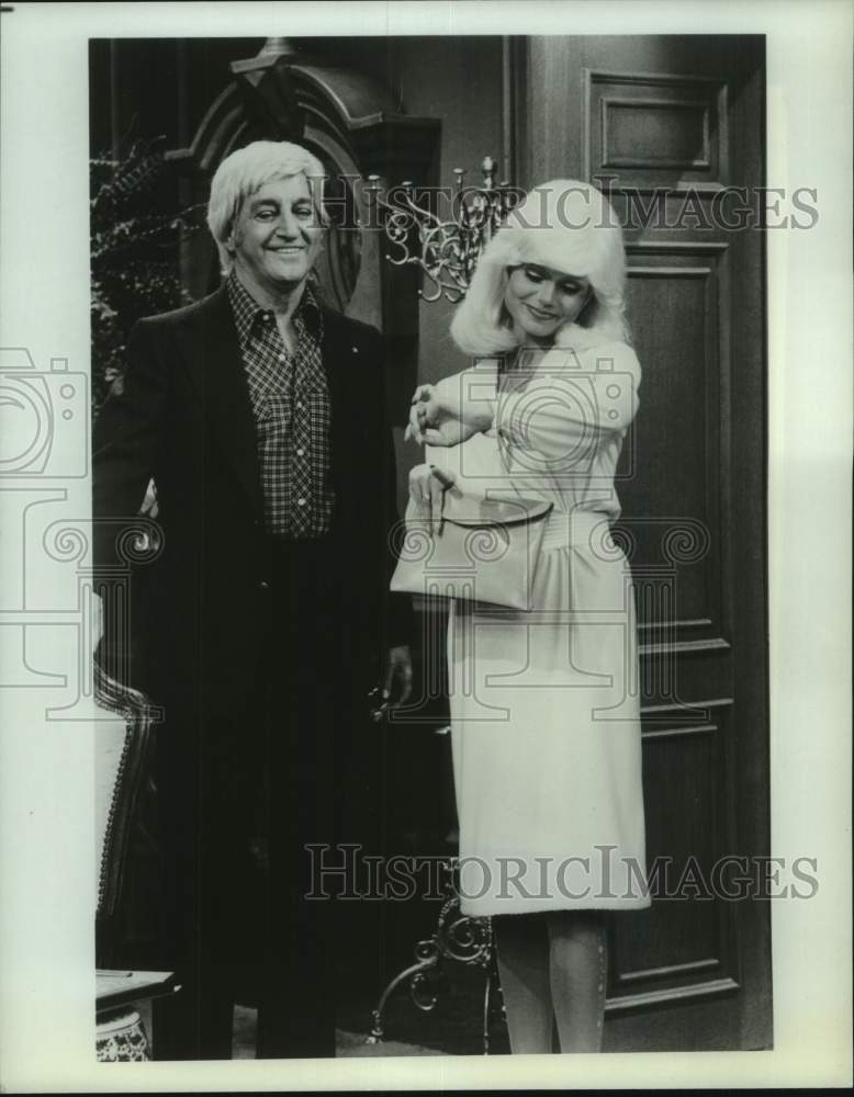 1980 Press Photo Danny Thomas & Loni Anderson in Bob Hope special Primetime Wars - Historic Images