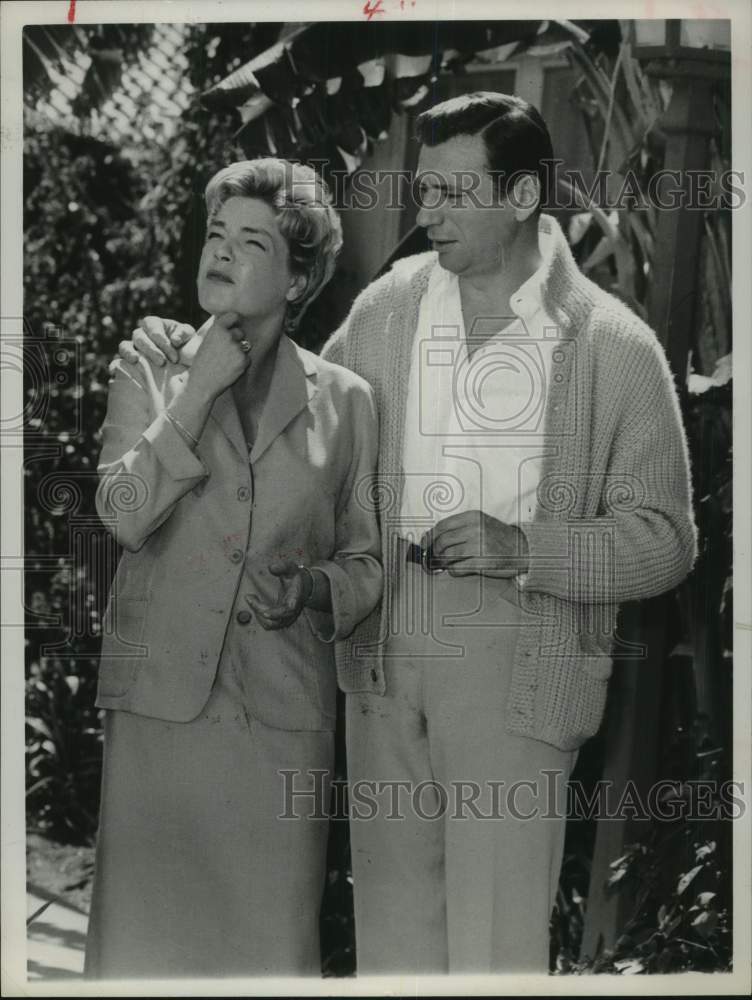 1960 Press Photo Actor Yves Montand and Actress Simone Signoret - Historic Images