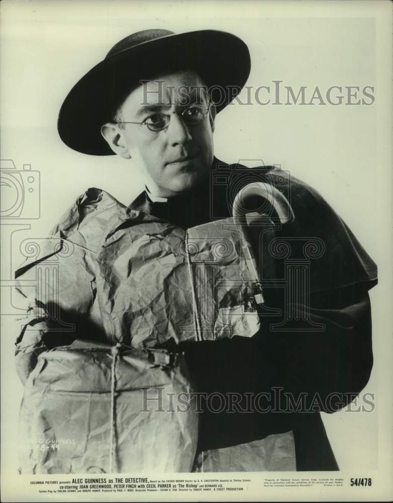 1954 Press Photo Alec Guinness as "The Detective" - Historic Images