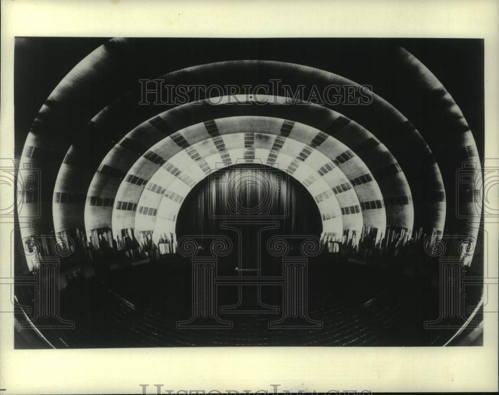 1982 Press Photo Radio City Music Hall's Great Stage with proscenium arch - NYC - Historic Images