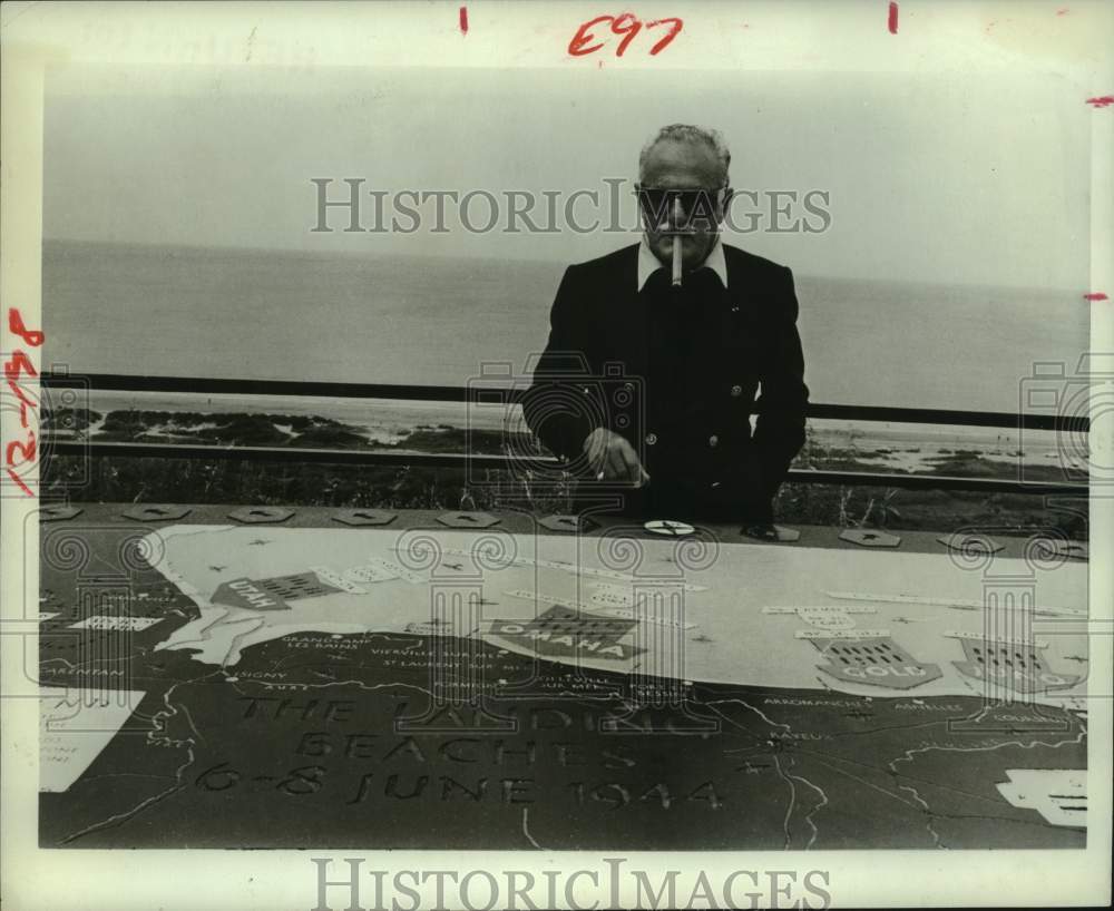 1969 Press Photo Darryl Zanuck in scene from &quot;D-Day Revisited&quot; - Historic Images