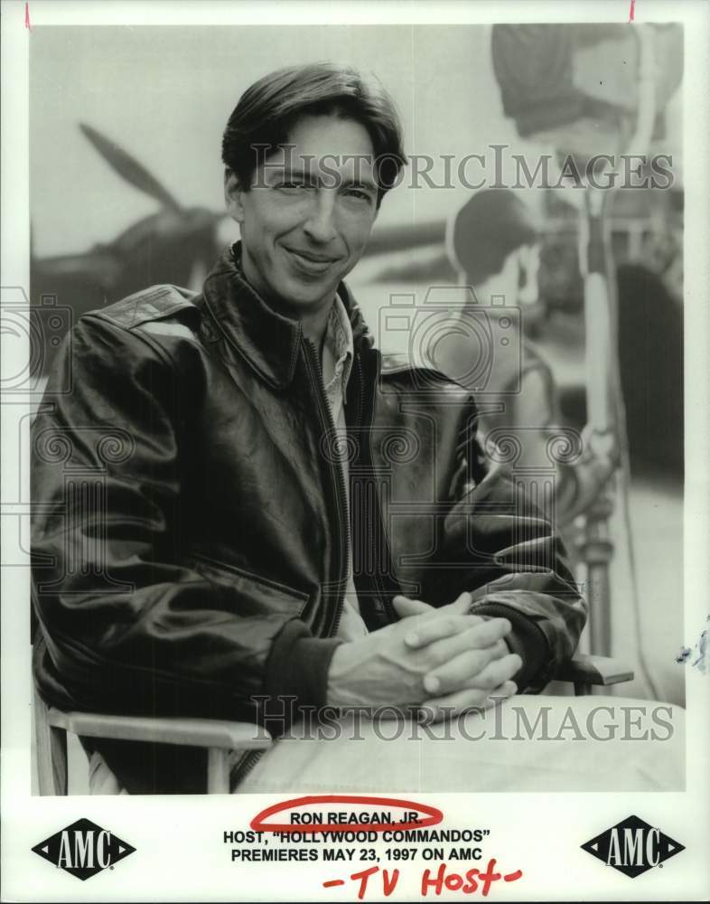 1997 Press Photo Ron Reagan, Jr Hosts AMC's "Hollywood Commandos" - Historic Images
