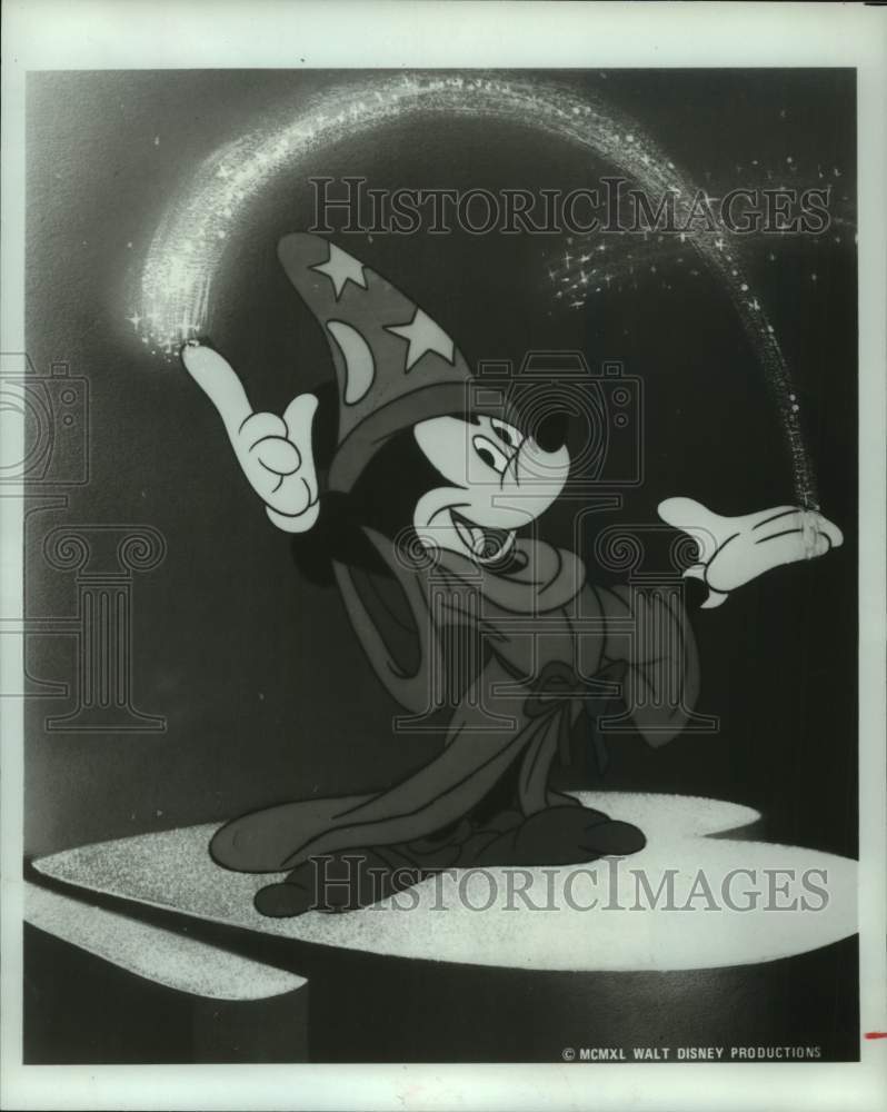 1940 Press Photo Magical Mickey Mouse in scene from "Fantasia" - Historic Images
