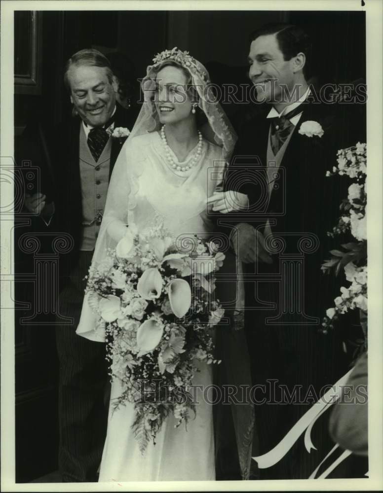 1987 Press Photo Actors Farrah Fawcett, Kevin McCarthy and Nicholas Clay in film - Historic Images