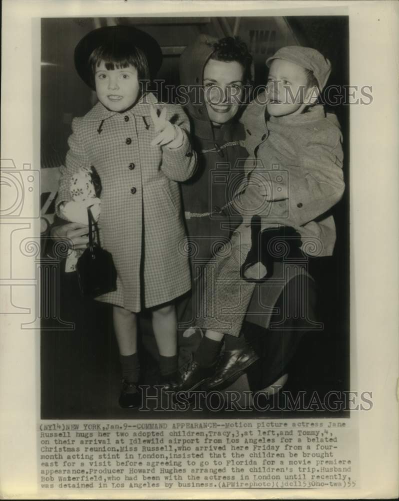 1955 Press Photo Actress Jane Russell with her two adopted children, New York - Historic Images