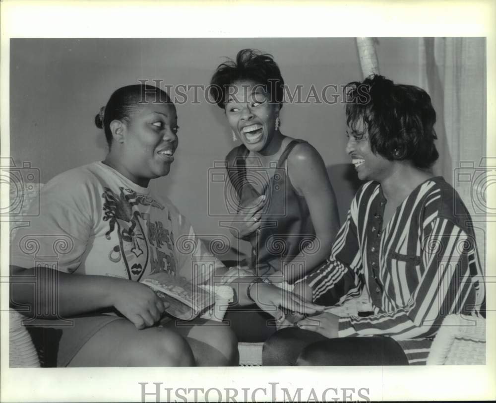 1993 Press Photo &quot;Brothers &amp; Sisters, Husbands &amp; Wives&quot; in Houston&#39;s Ensemble - Historic Images