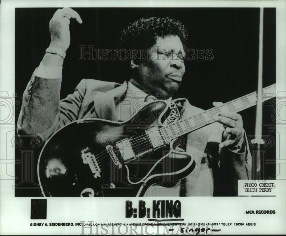 1985 Press Photo Blues singer B.B. King with his guitar - Historic Images