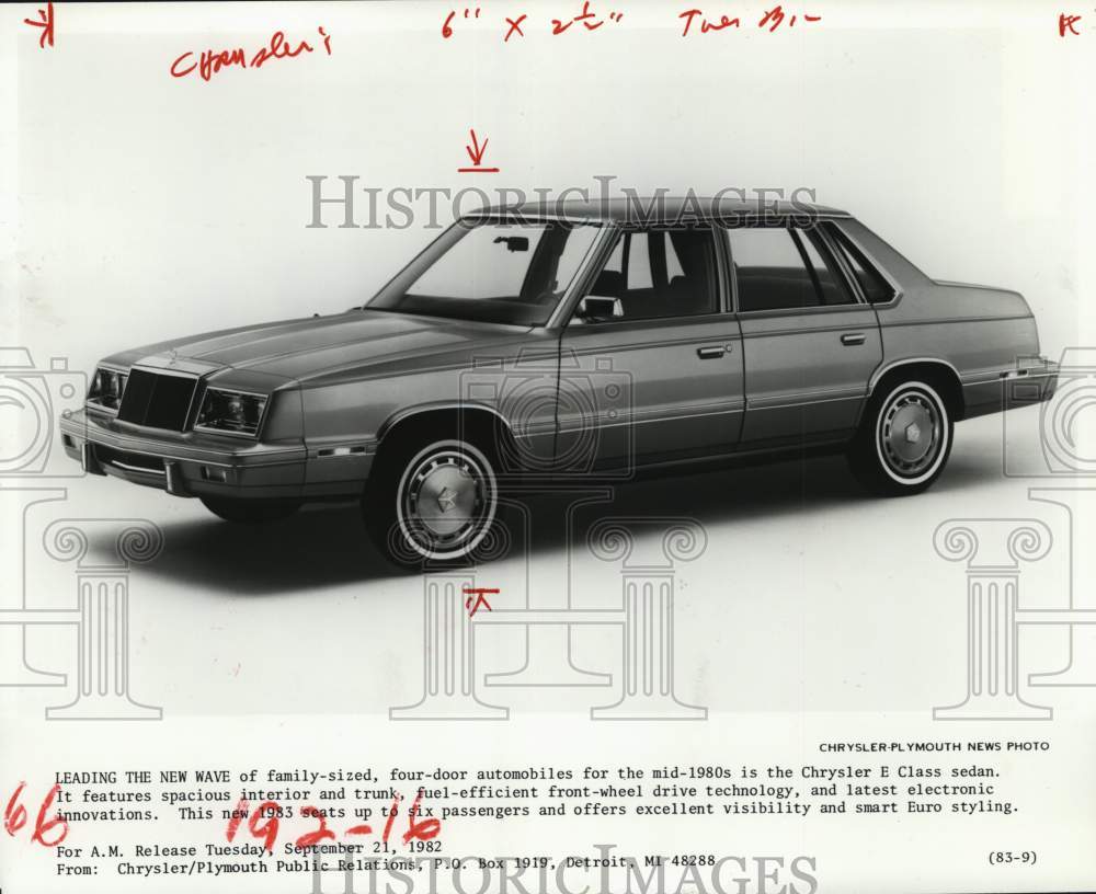 1982 Press Photo Chrysler's new E Class sedan offers the latest electronics- Historic Images